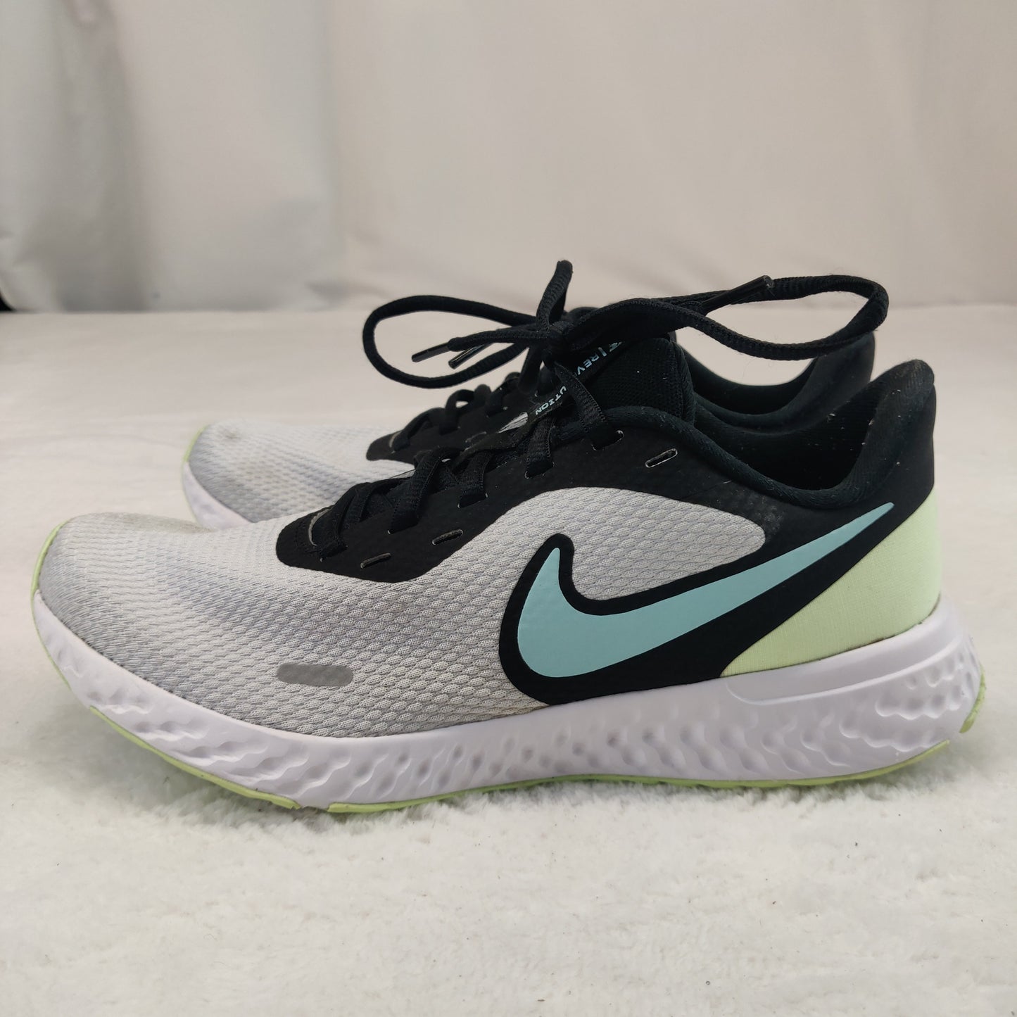 Nike Revolution 5 White Running Sneaker Trainers Shoes Women UK 5 - BQ3207-009