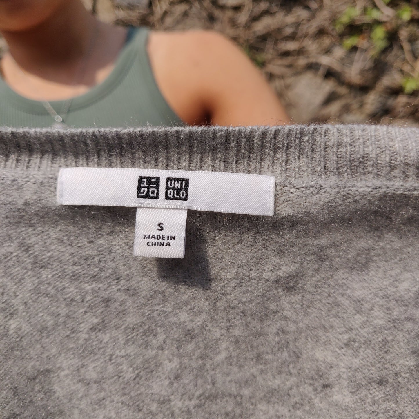 Uniqlo Grey 100% Cashmere V-Neck Jumper Sweater Women Size Small UK 6 8