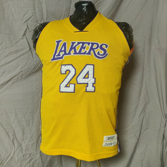 Lakers 2006-07 Yellow Kobe Bryant Jersey Boys Size XXL