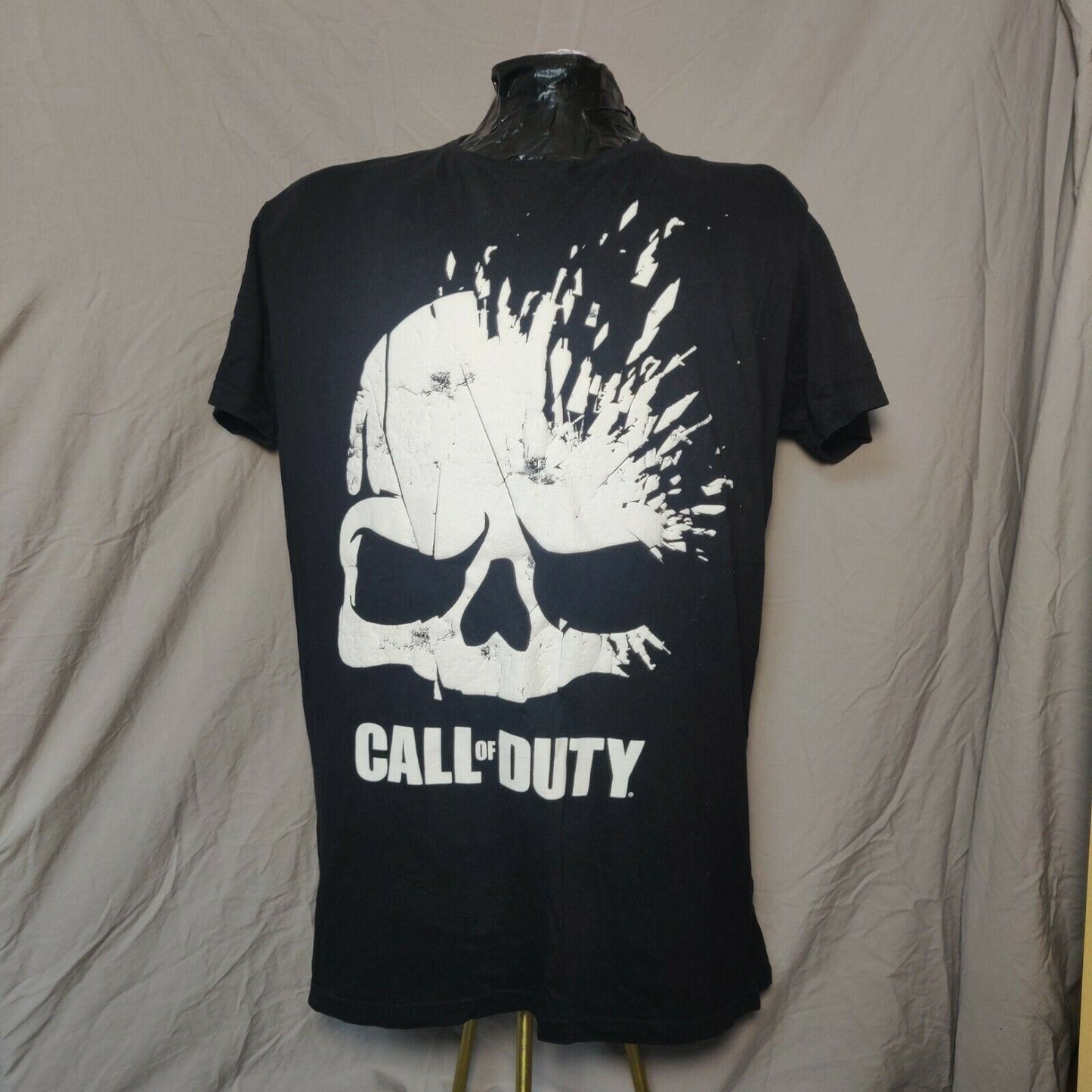 Call Of Duty Activision 2017 Black T-shirt Skull Ghost Graphic Men Size XL
