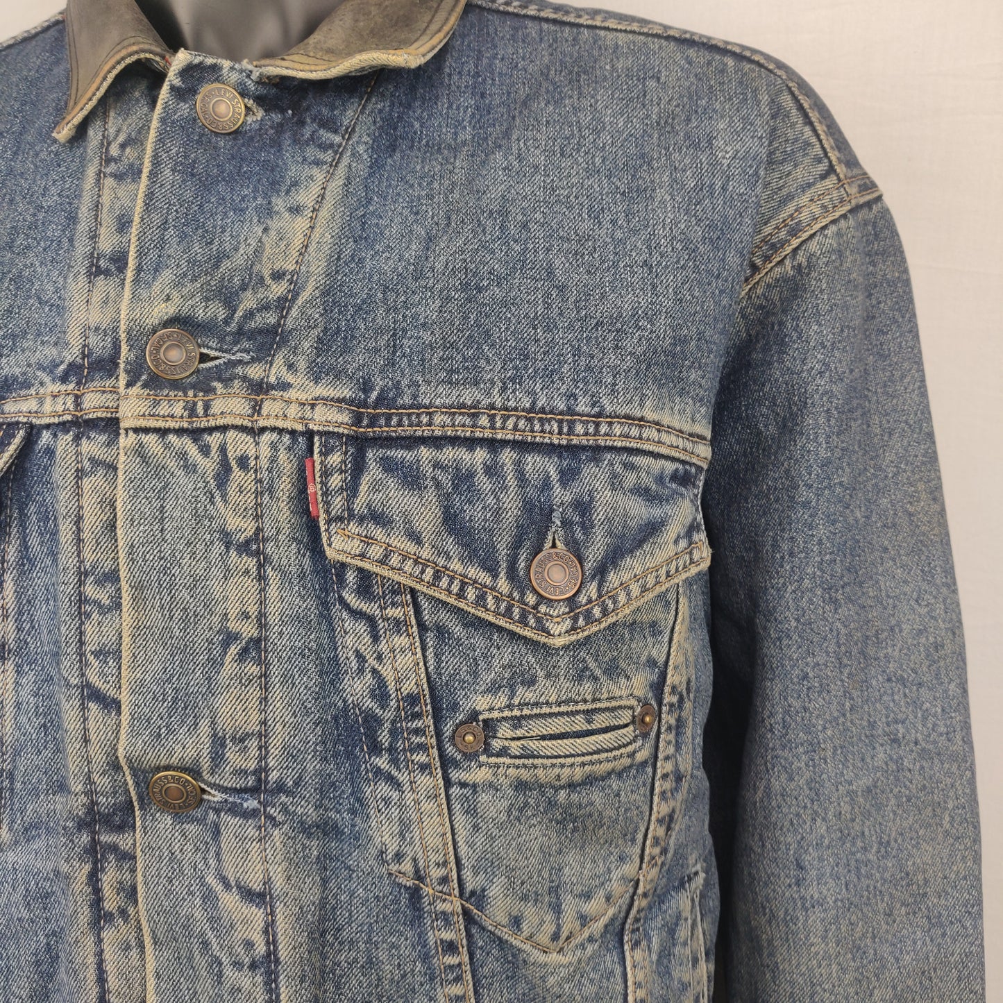 Levi Strauss & Co Vintage 1985 Blue Cropped Denim Jacket Men Size Large